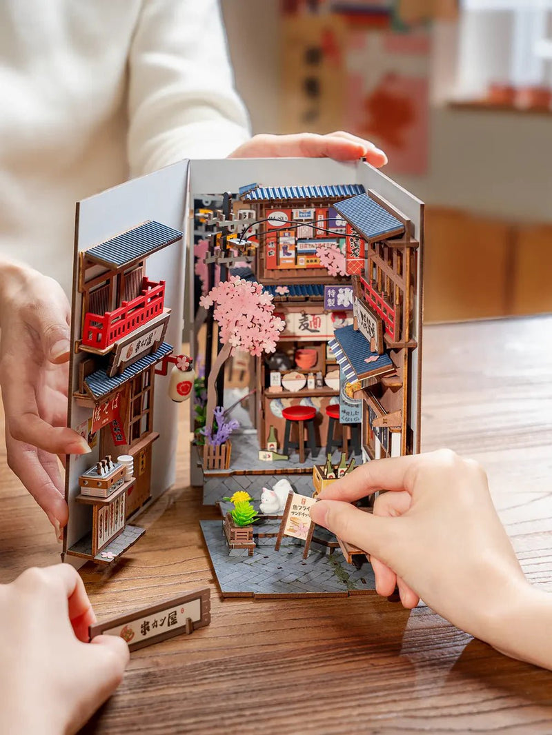 Robotime Book Nook Sakura Wine Alley - Animerch